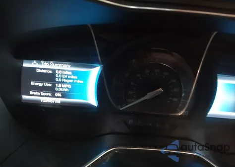 2017 Ford Fusion Energi Titanium из США, поврежденный, VIN 3FA6P0SU1HR256249